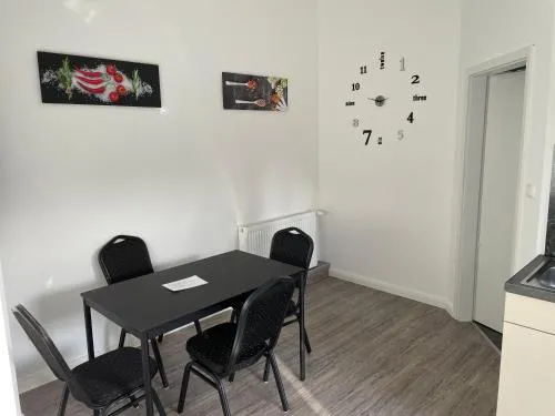 have-a-nice-Stay - Monteurunterkunft - Einzelbetten - Bad - Küche - Parkplatz in Groß Niendorf, Deutschland