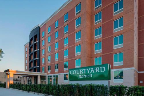 Courtyard by Marriott New York Queens/Fresh Meadows