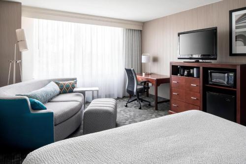 . Courtyard by Marriott Seattle Federal Way