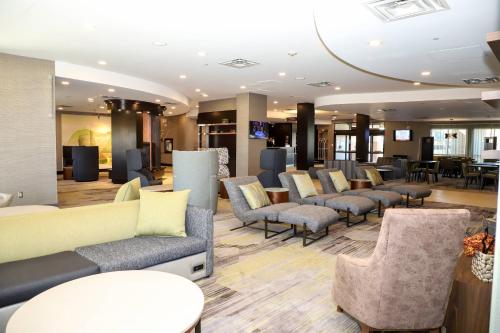 Courtyard by Marriott Toronto Brampton