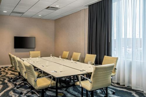 SpringHill Suites by Marriott Boston Logan Airport Revere Beach - image 14
