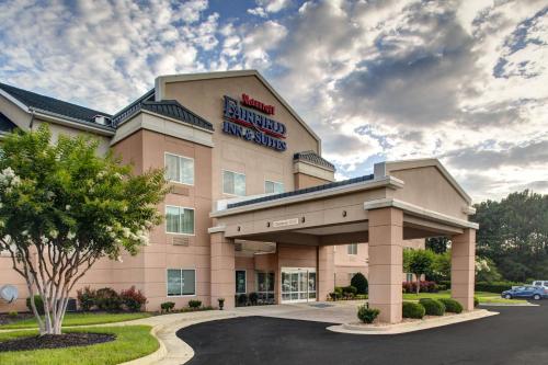 Fairfield Inn and Suites by Marriott Emporia I-95