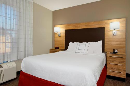 TownePlace Suites Fort Worth Southwest TCU Area