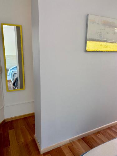 One-Bedroom Apartment image 10