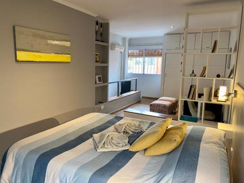 One-Bedroom Apartment image 4