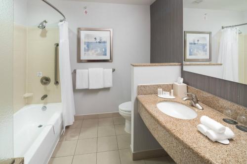 Courtyard by Marriott West Orange