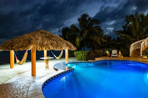 Vistas, Villa 99-Beachfront-Pool-Luxury Villa in Riversdale