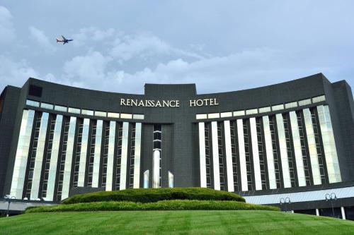 Photo - Renaissance St. Louis Airport Hotel