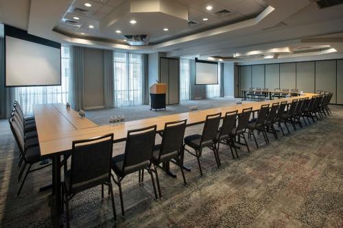 Courtyard by Marriott Gaithersburg Washingtonian Center - image 6