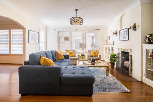 Spacious & Stylish in South Highland Park in Dallas, USA