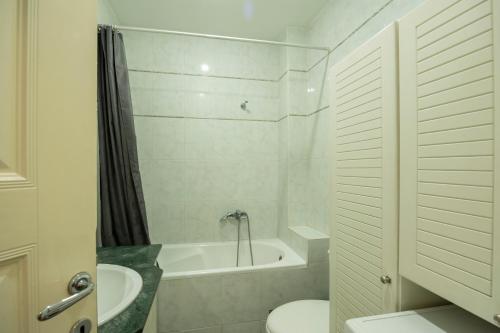 One-Bedroom Apartment image 10