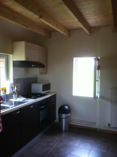 Kitchen, Chateau De Grosfy in Eslettes