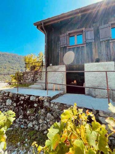 Alpine Bliss - Cozy Chalet with Panoramic Views in Martigny-Combe