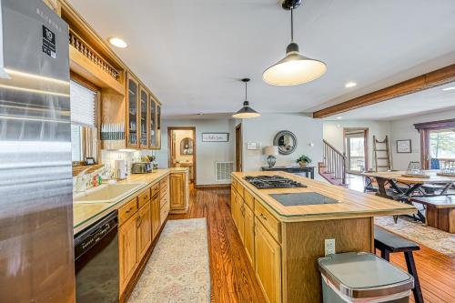 The Lodge on Smith Mountain Lake in Huddleston, USA