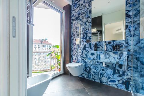 Bathroom, Dei Martiri Suite in Chiaia