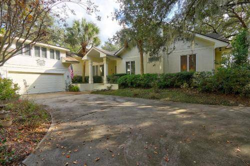 Four-Bedroom Holiday Home image 10