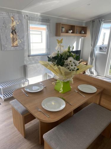 Stylish 3 Bedroom caravan near the Beach - Hotel - Walton-on-the-Naze