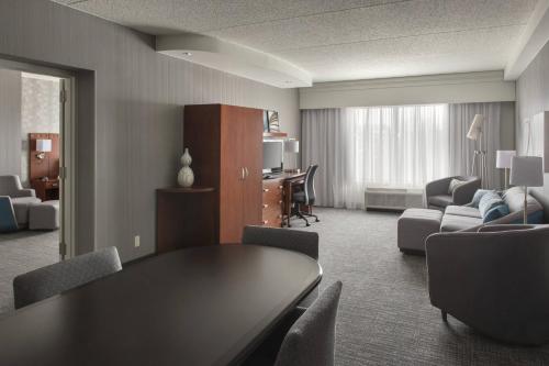 Suite, 1 King, Sofa bed