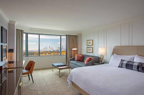 Deluxe King Room with City View