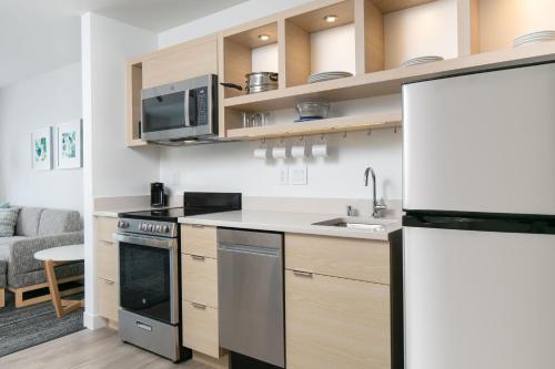 TownePlace Suites by Marriott Oconomowoc - image 2