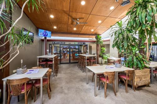 Yandina Hotel