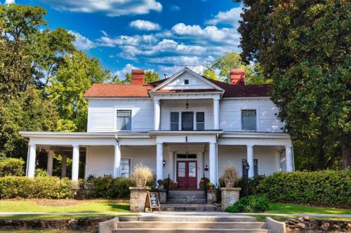 Veranda Historic Inn Peachtree City