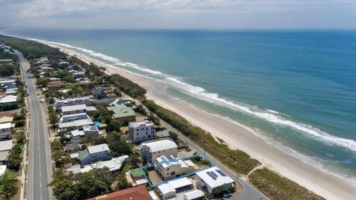 Periwinkle - Beach Front Unit With Foxtel