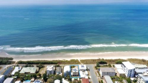 Periwinkle - Beach Front Unit With Foxtel