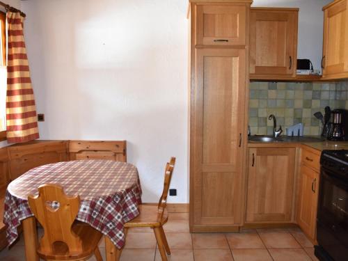 Appartement Pralognan-la-Vanoise, 2 pièces, 2 personnes - FR-1-464-215 - Apartment - Pralognan la Vanoise