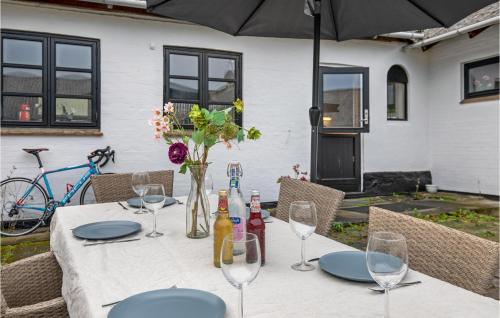 Exterior view, Awesome Apartment In Allinge With Wifi in Tejn