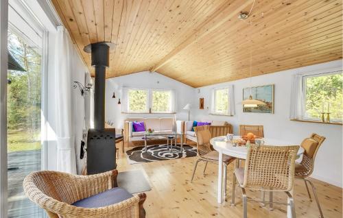  3 Bedroom Stunning Home In Hadsund in Hadsund