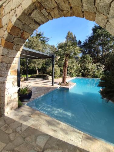 Villa A CASA DI FICU proche d'Ajaccio avec piscine et jacuzzi