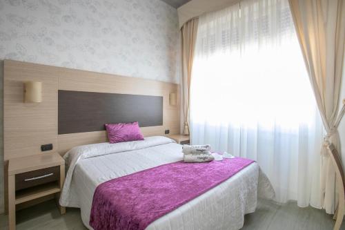 Double or Twin Room with Balcony and Sea View - Disability Access