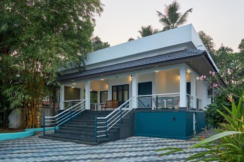 Seclude by the Lake, Alleppey