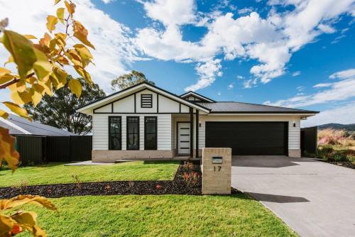 'Logan House' A Modern Country-style Retreat