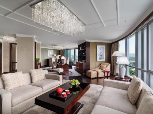 Futian Shangri-La, Shenzhen,Near to Shenzhen Convention&Exhibition Centre, Futian Railway Station