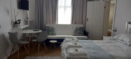 Innes Road Durban Accommodation Private Double Room with Private Bathroom, Durban