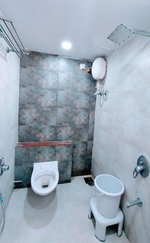 Bathroom, Hotel Sigma Inn in Ulhasnagar