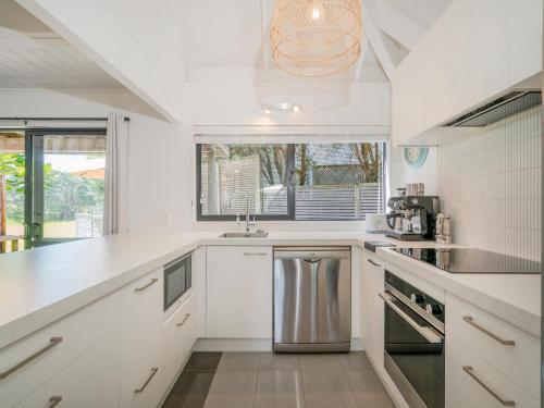 Utvendig, Beach Road Beauty - Pauanui Holiday Home in Pauanui