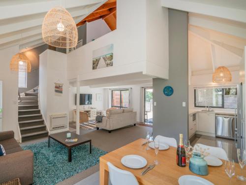 Utvendig, Beach Road Beauty - Pauanui Holiday Home in Pauanui