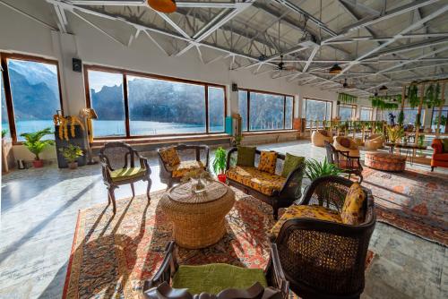 Luxus Hunza Attabad Lake Resort