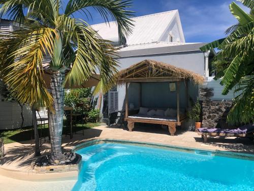 studio indépendant dans propriété avec piscine et wifi