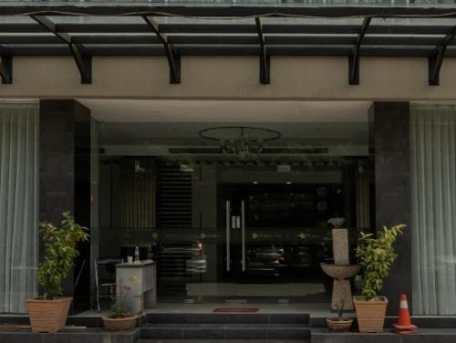 Osaka Hotel Batam - Tap to explore photos