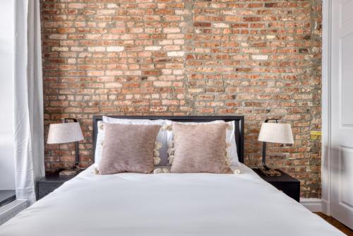 Luxe E Village 2BR w WD nr TJ NYC-855, New York (Foto 7)