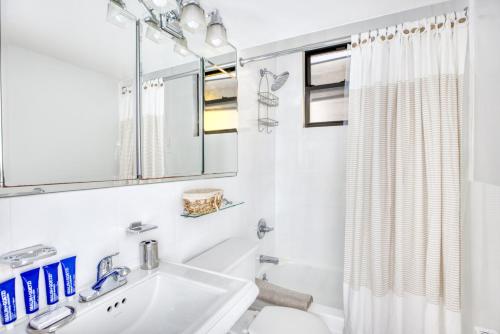 Luxe E Village 2BR w WD nr TJ NYC-855, New York (Foto 9)