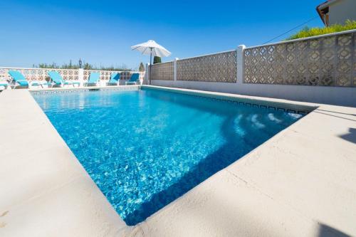 Villa Leonie, private pool, jacuzzi, 8p