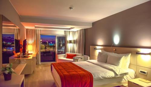 Denizatı Plus Hotel in Kartal