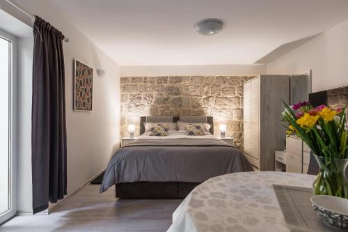 Studio Toniko - image 8