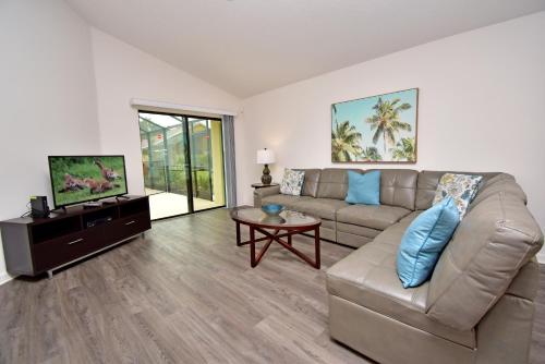 2360VD - Provincial Place G in Davenport, USA