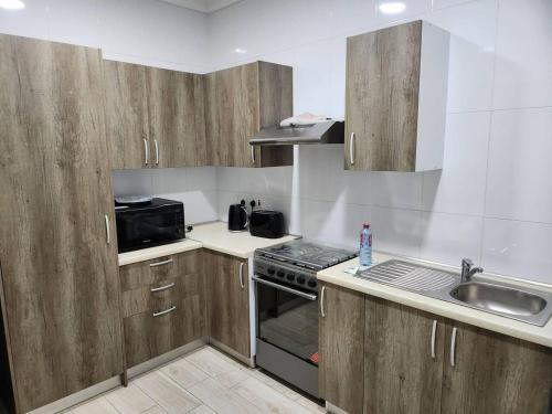 Spacious Luxury 3Bed Hse in Tema - Netflix Wi-fi in 特馬